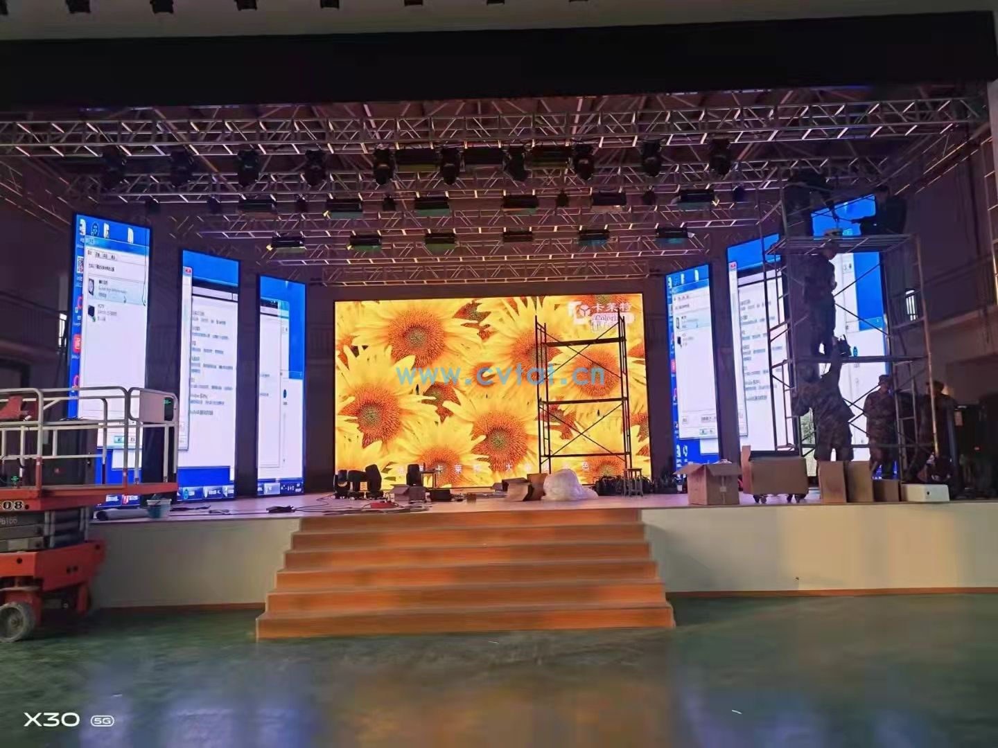 P4 indoor LED screen.jpg